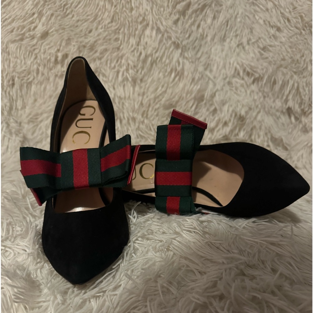 Gucci Suede Heels with removable bow